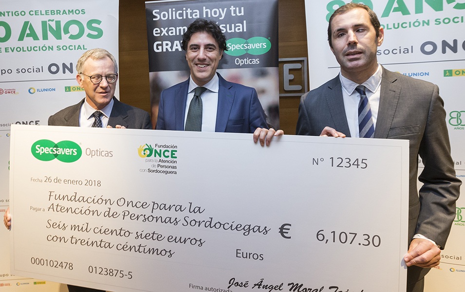 Specsavers Opticas raises over €6000 for deaf-blind people